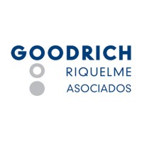 Pasante adscrita al área de litigio
