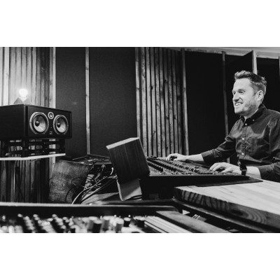 Singer/Songwriter/Producer Intern