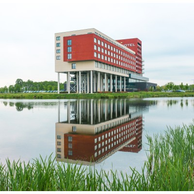 1e medewerker hotelbar 