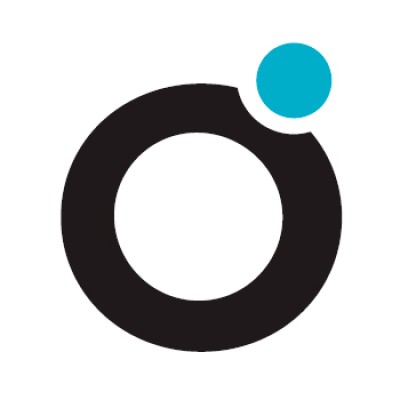 Directora creativa adjunta