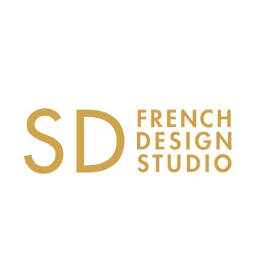 Senior Art Director , product and graphic designer