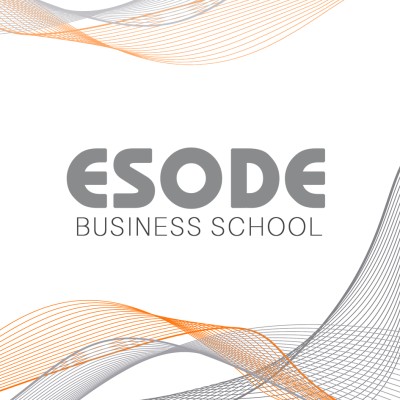 Docente de protocolo y relaciones internacionales